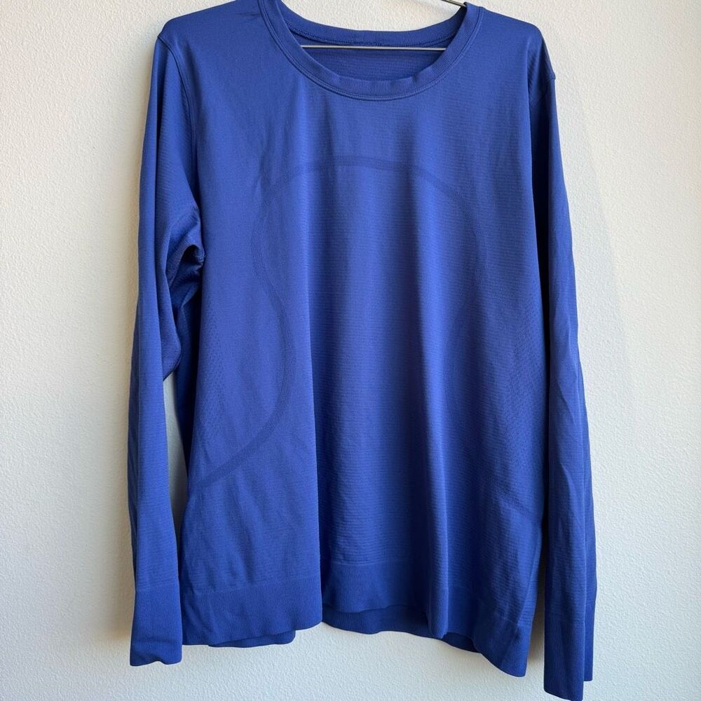 Lululemon Swiftly Tech Long Sleeve Relaxed 2.0 Blue  Size14? 16?  Athletic
